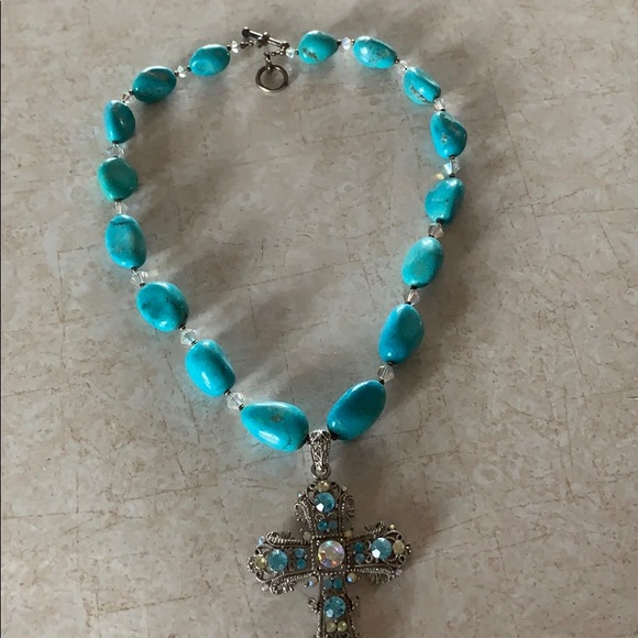 Ladies turquoise cross necklace - Picture 3 of 4